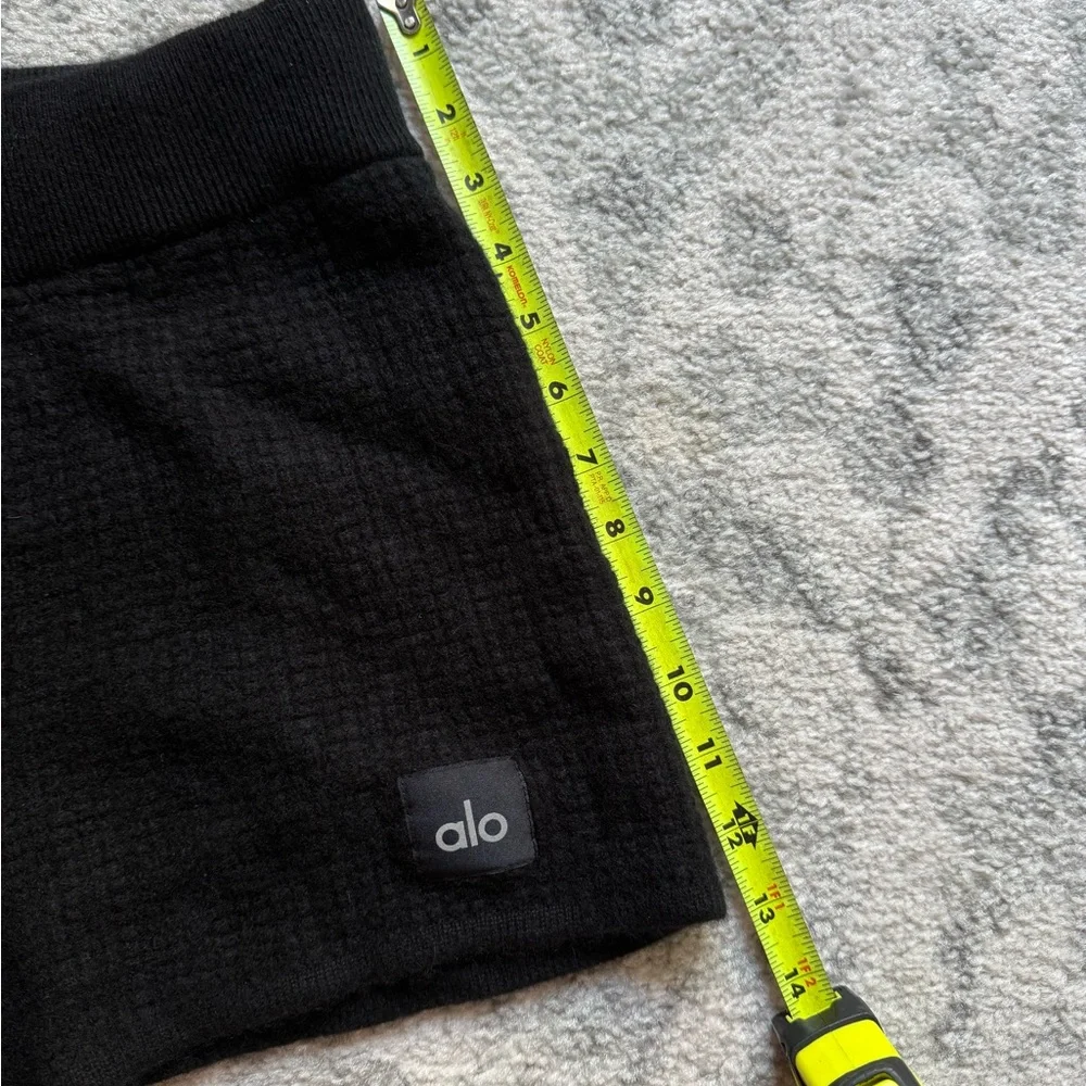 ALO Cashmere High-Waist Plush Waffle Short - Picture 2 of 7